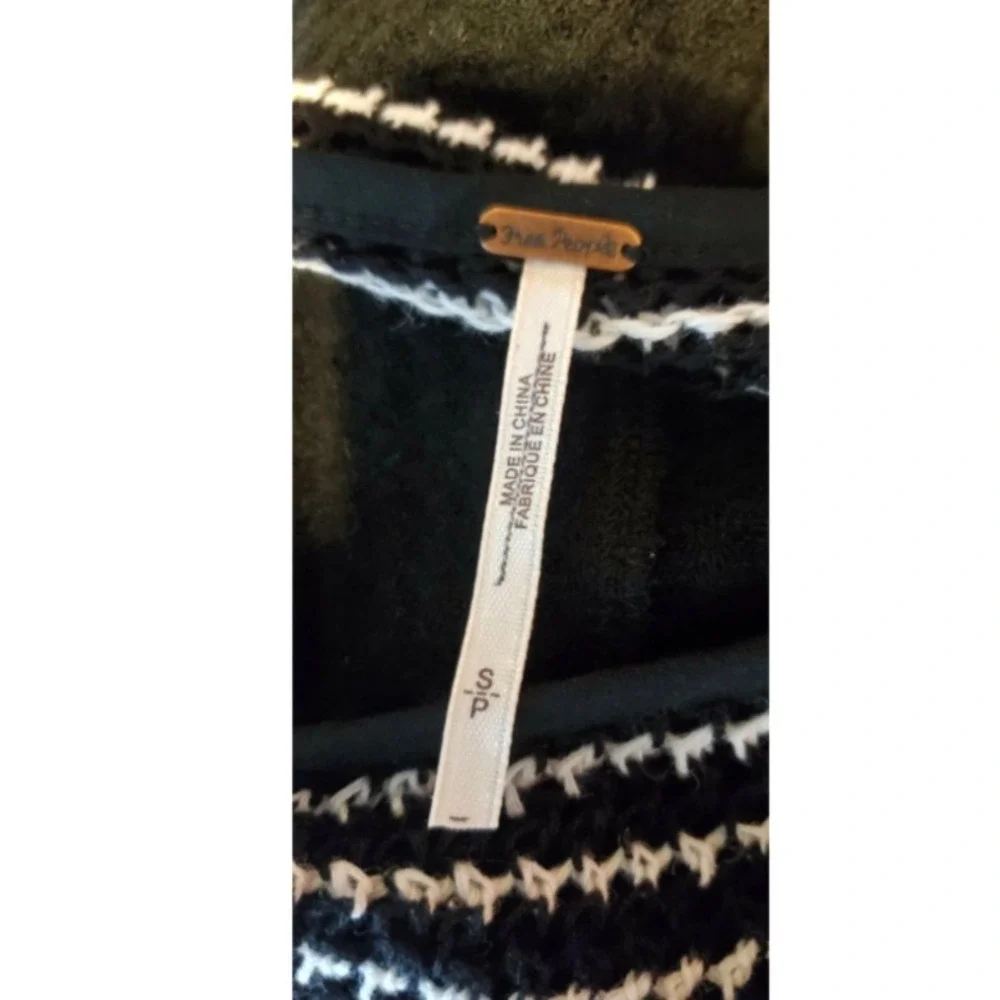 NWT Free People Soul Mate Top Women's Small Black White Crochet Lace Applique